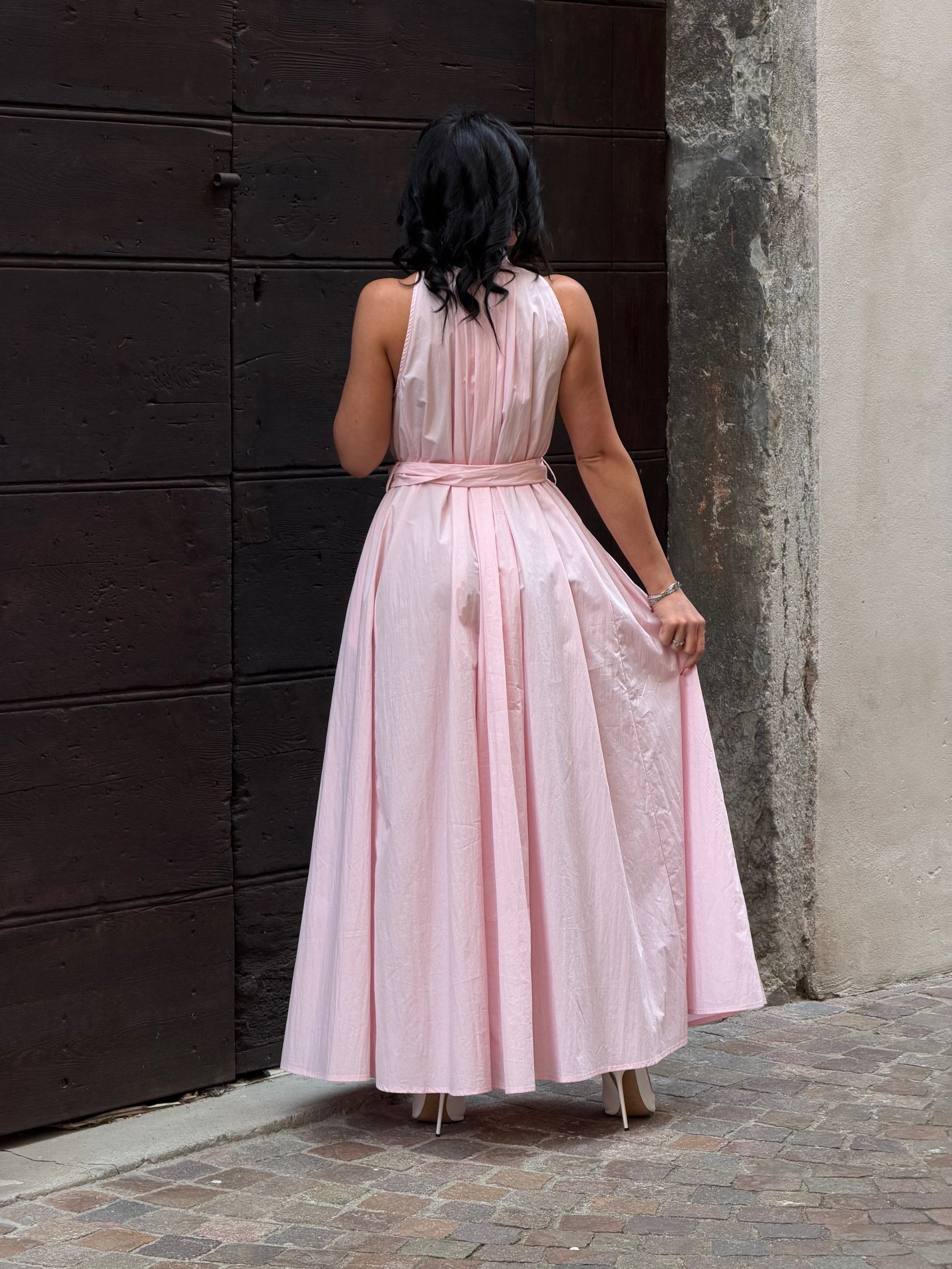 Abito lungo smanicato con nodo al collo rosé