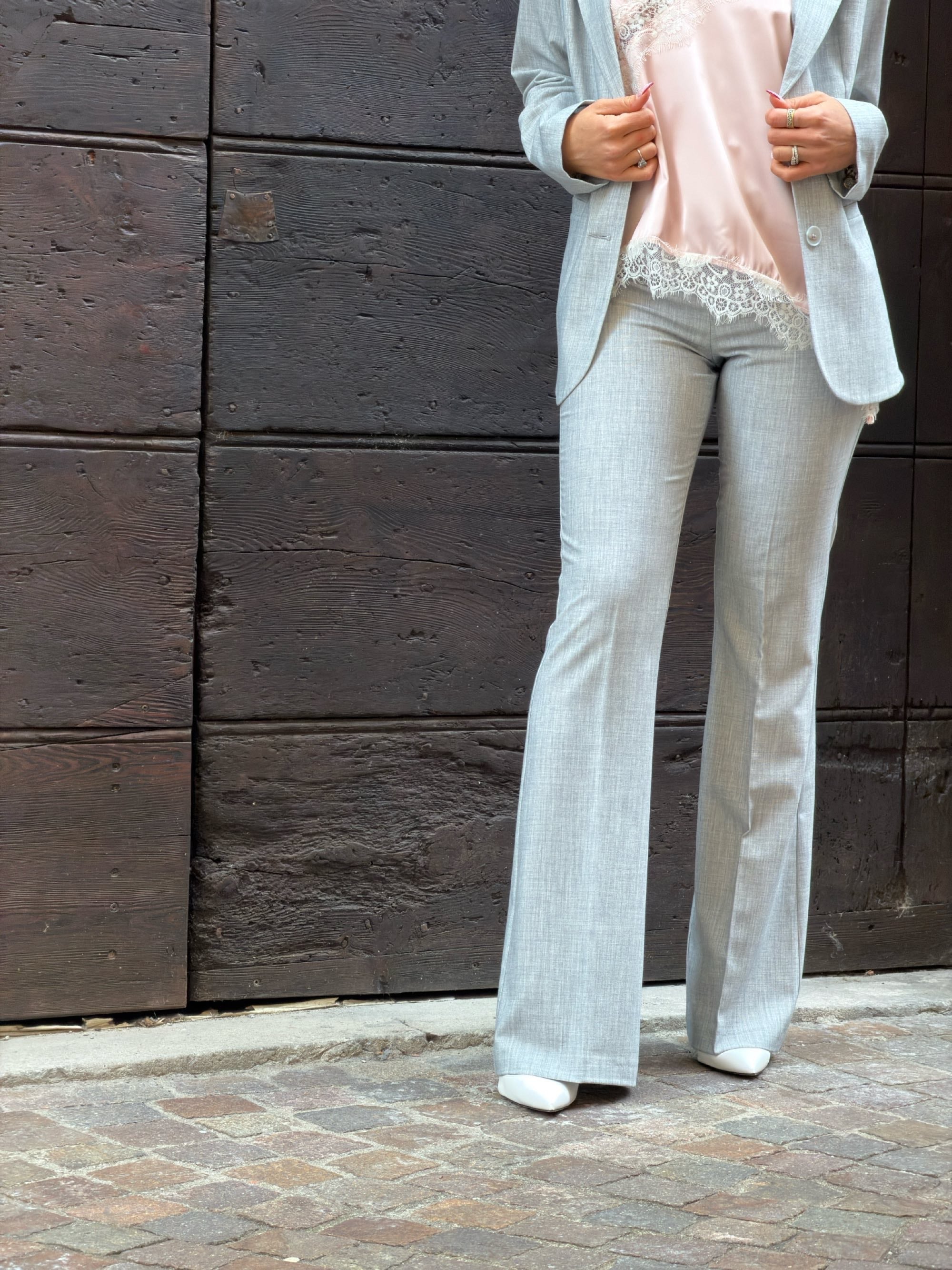 Pantalone flare grigio