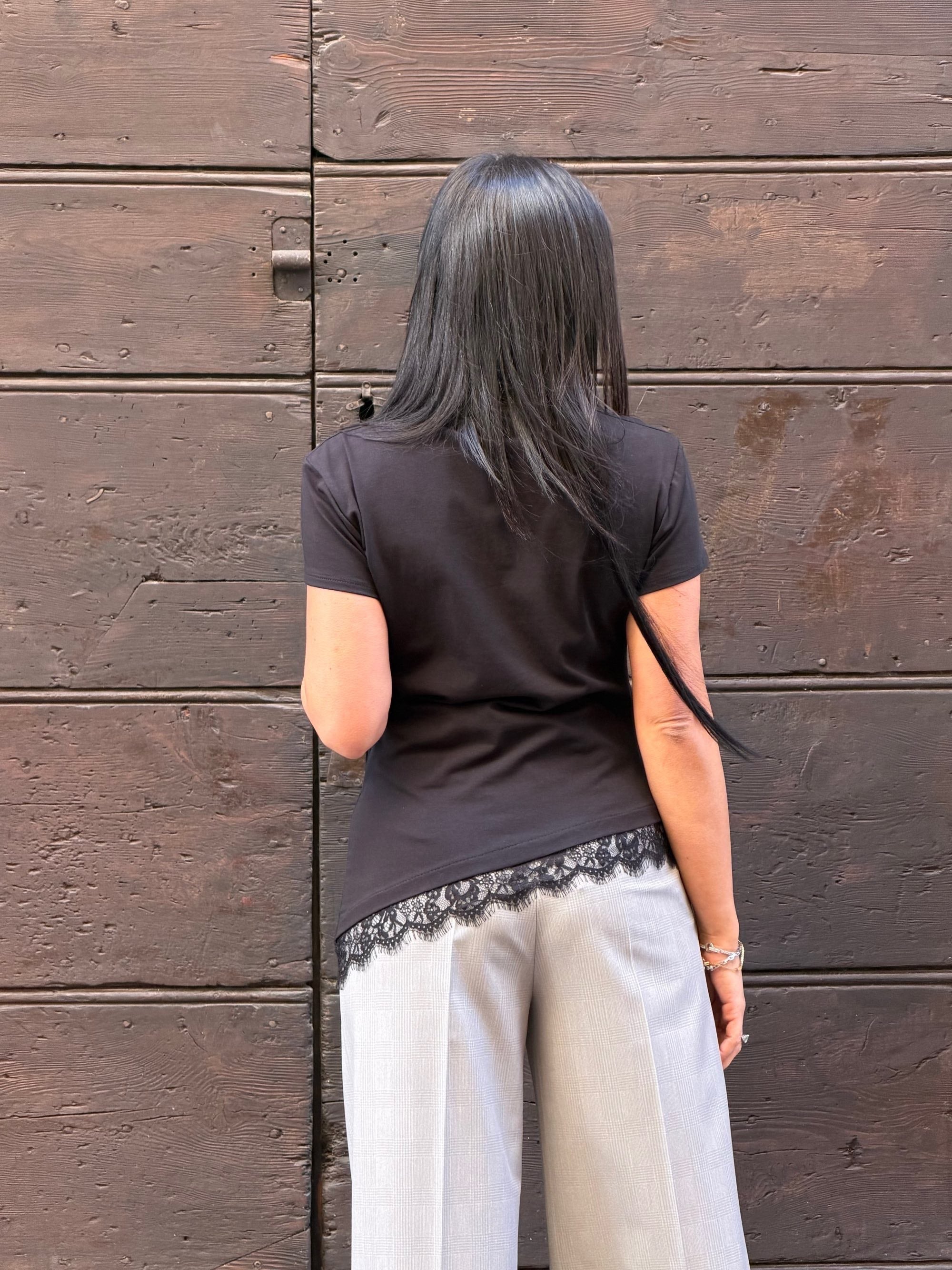T-shirt nera