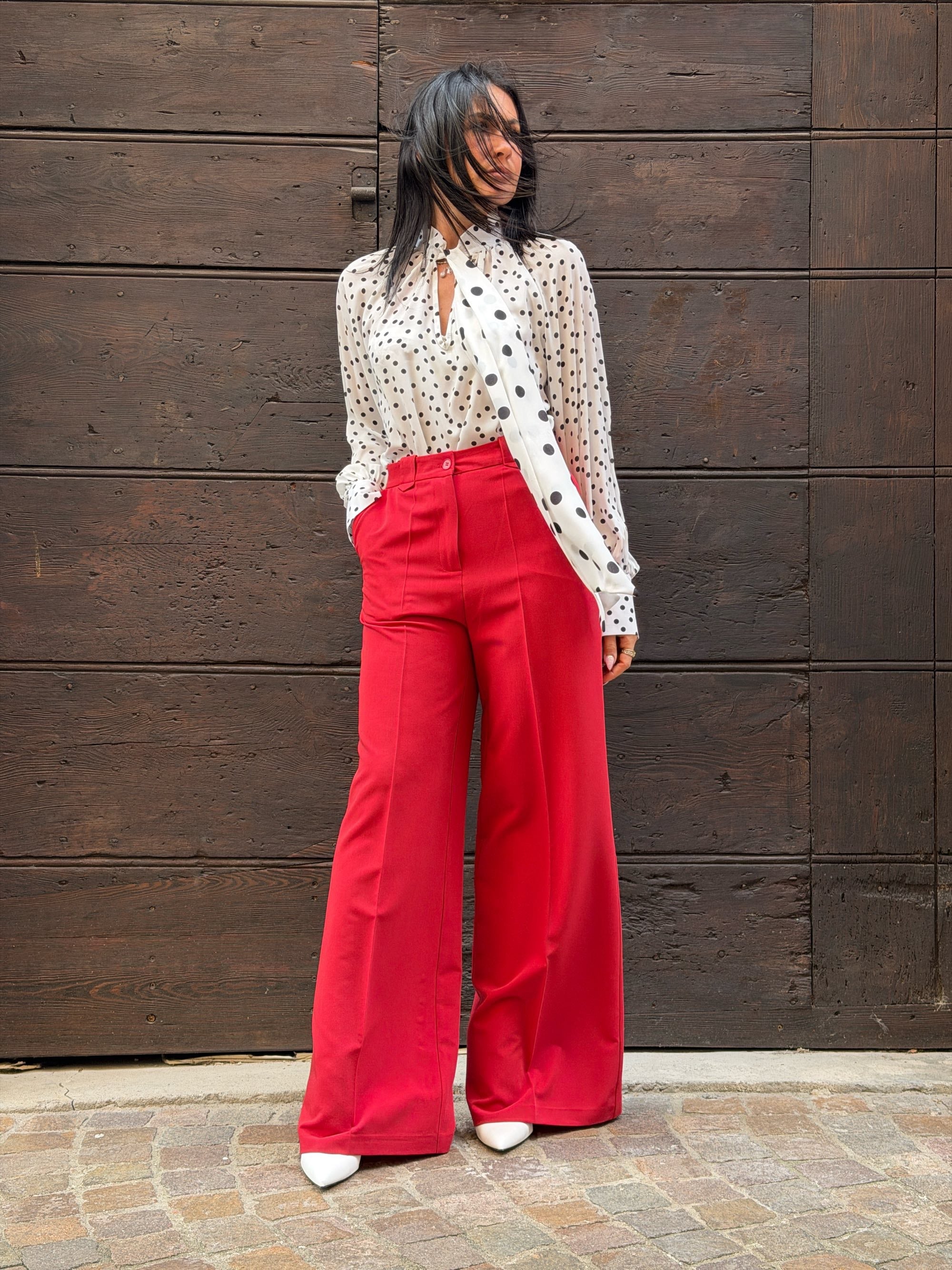 Pantalone passante triangolo rosso